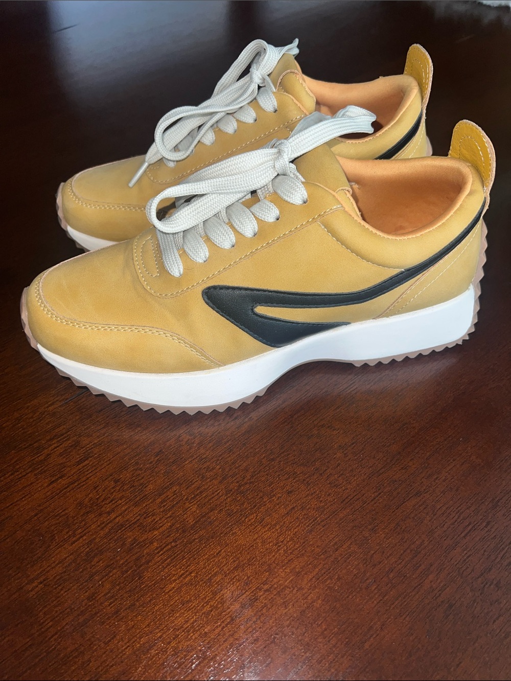 Dolce Vita Bynx Mustard Yellow/Black Lace-Up Sneaker